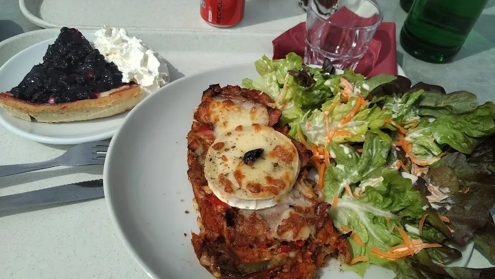 Tartine Style Basquaise Et Salade Verte